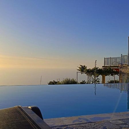 Villa Matula Kalamítsi エクステリア 写真